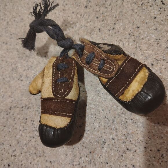 Brown and Black Cozy Mittens with Warm Design - Picture 1 of 4